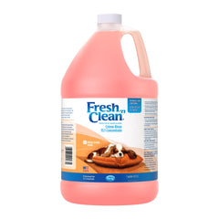 PetAg Fresh ’n Clean Creme Rinse en bote de 1 galón para un pelaje suave y manejable.