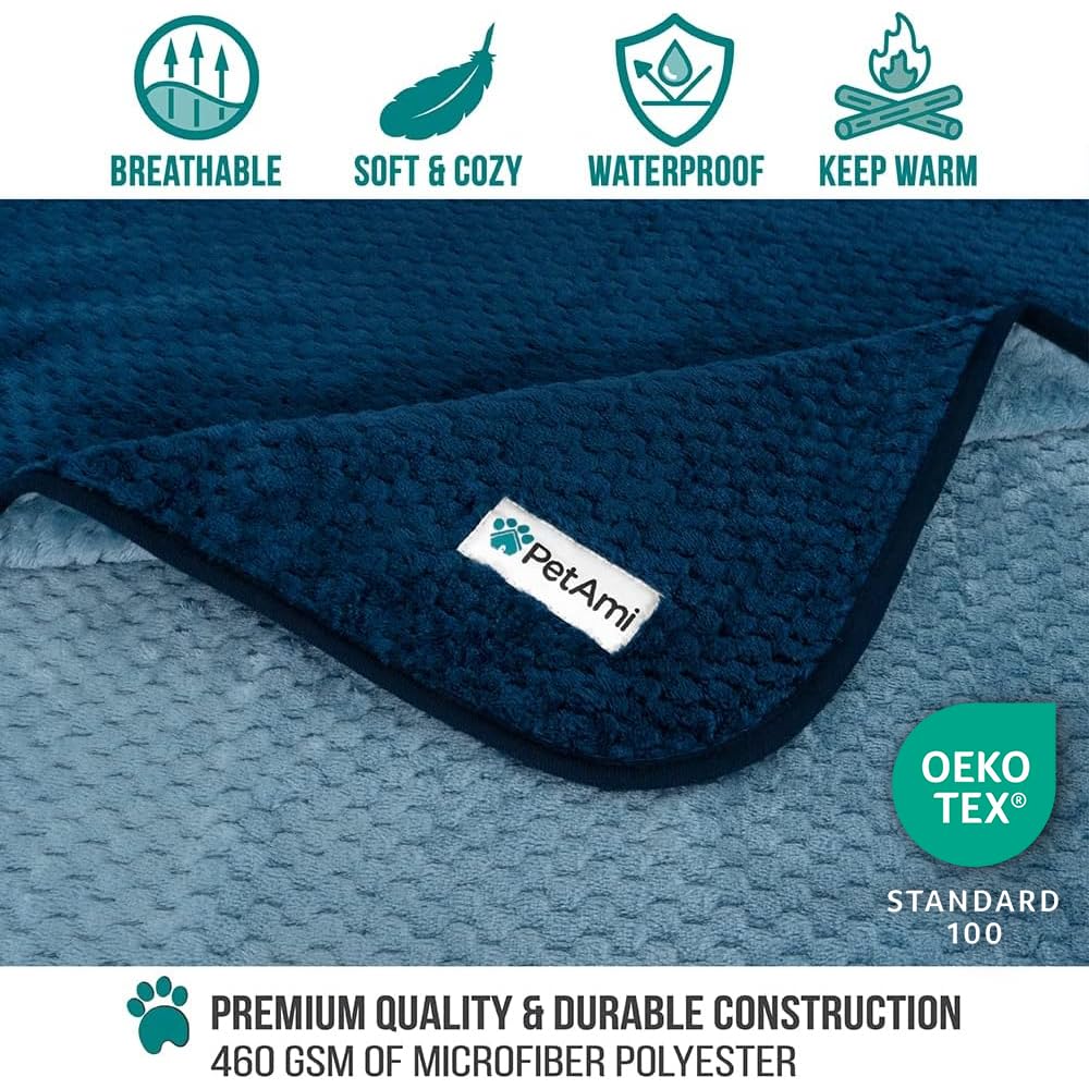 Manta PetAmi reversible con tejido waffle para mayor comodidad.