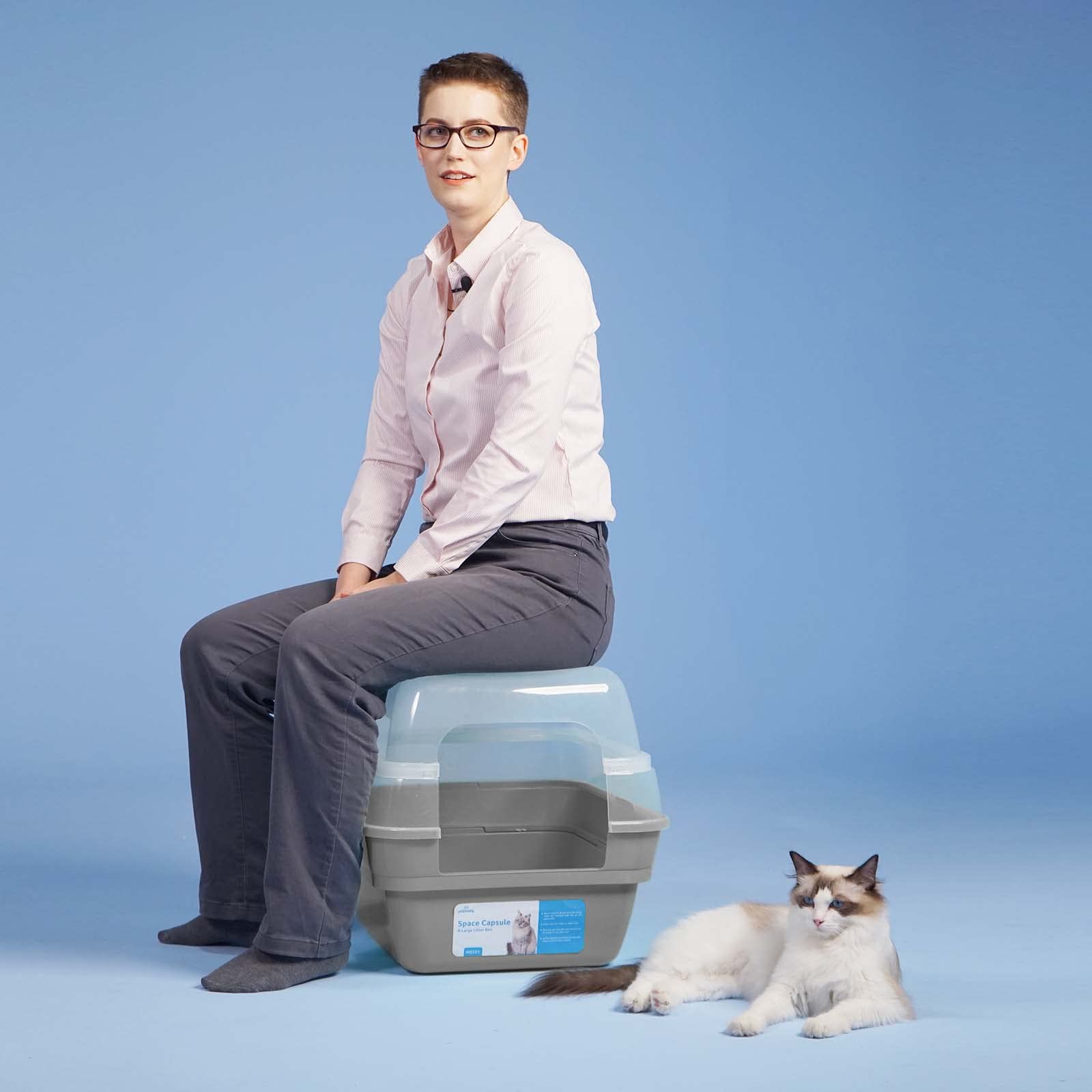 Petfamily caja gris resistente para uso diario en casa