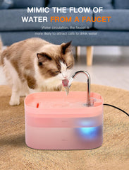 Petilog fuente de gatos, capacidad 2.5L, evita recargas frecuentes.