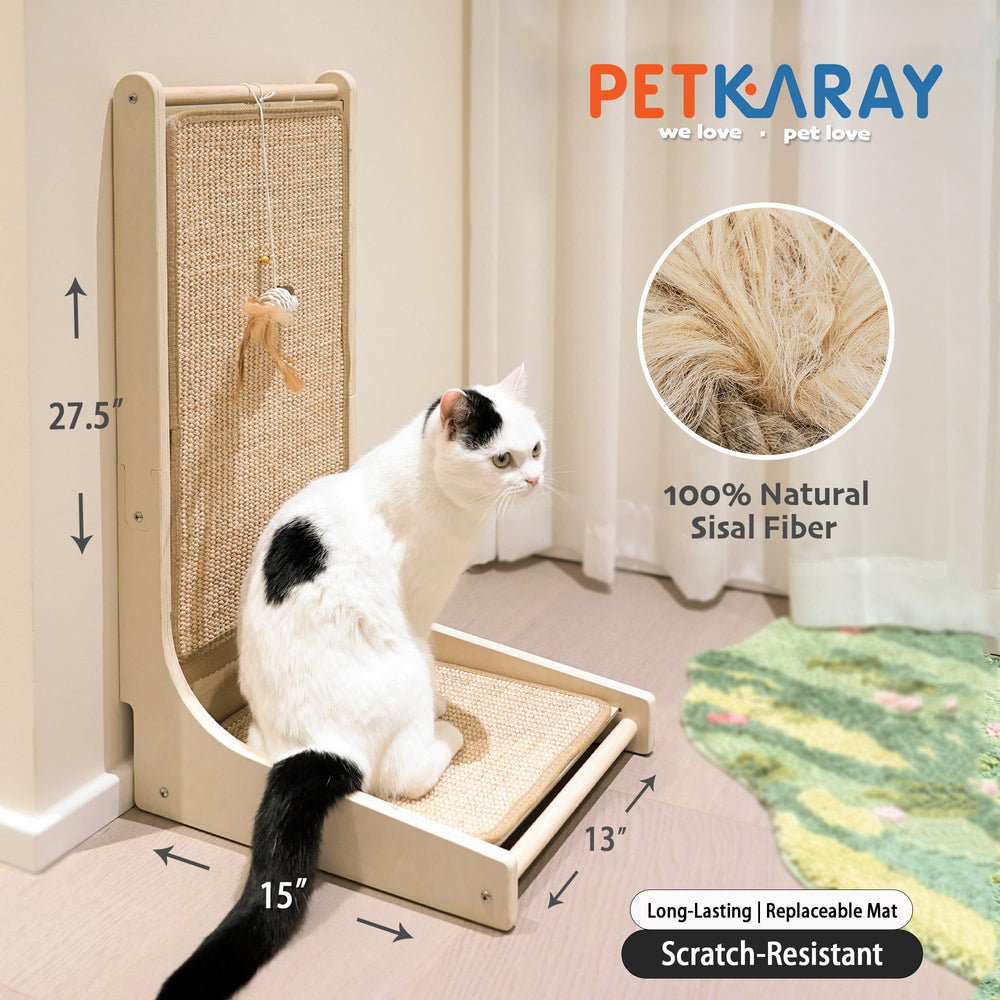 Rascador de piso con sisal y juguete ratón para estimular juego.