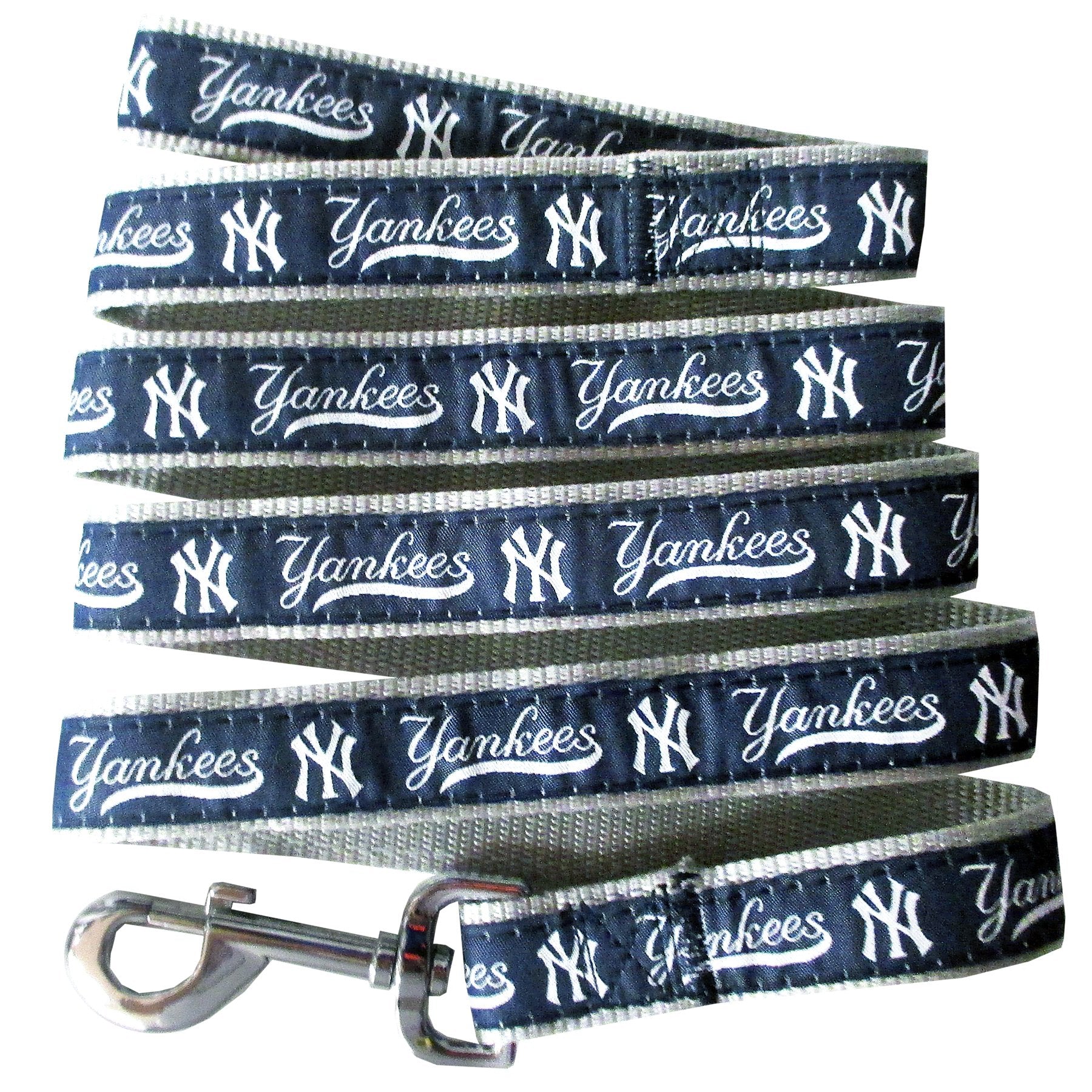Correa para perro de Pets First con logo MLB, ideal para paseos con estilo.