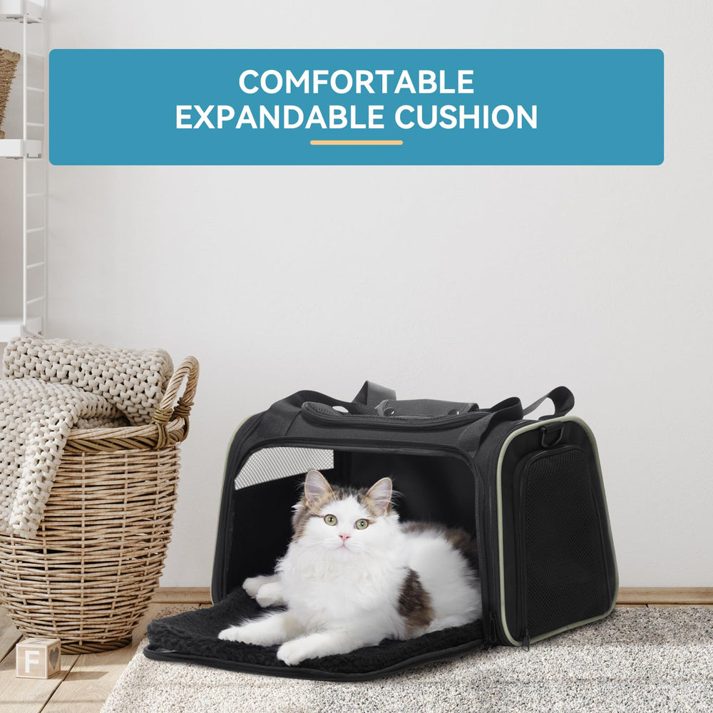 Colchoneta de felpa lavable y acolchada incluida en Petsfit para mayor confort.