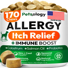 Petsology Alivio de alergias para perros, masticables en empaque práctico.