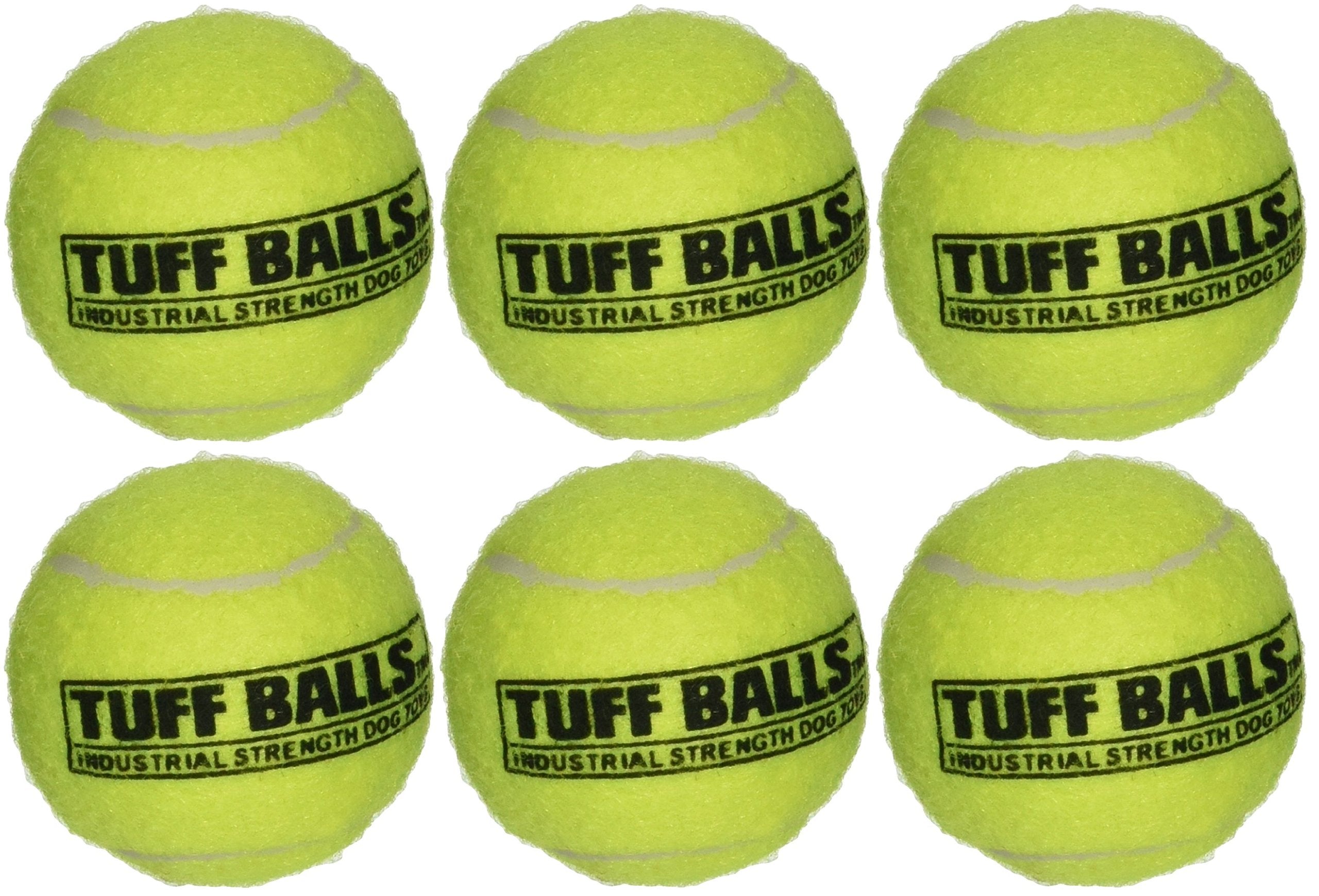 Pelota PetSport Tuff Ball gigante en acción para perros activos.