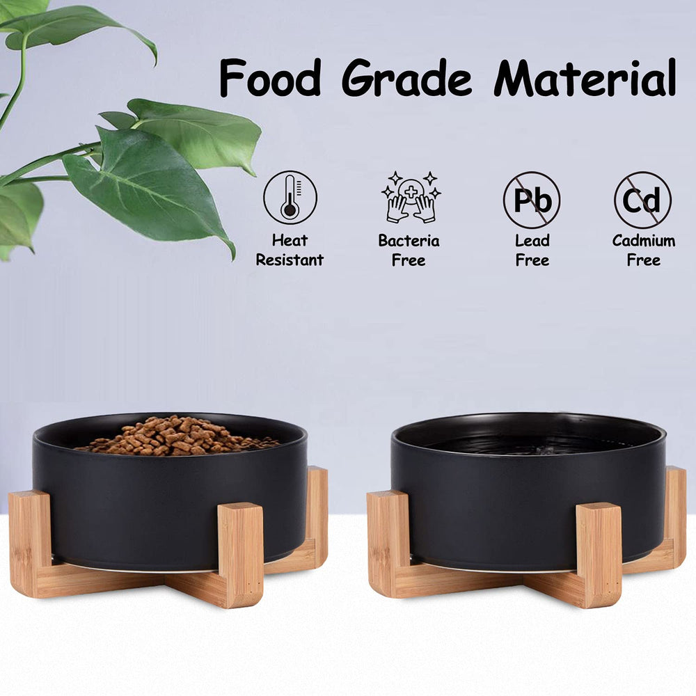 Diseño antideslizante con base de madera para evitar derrames.