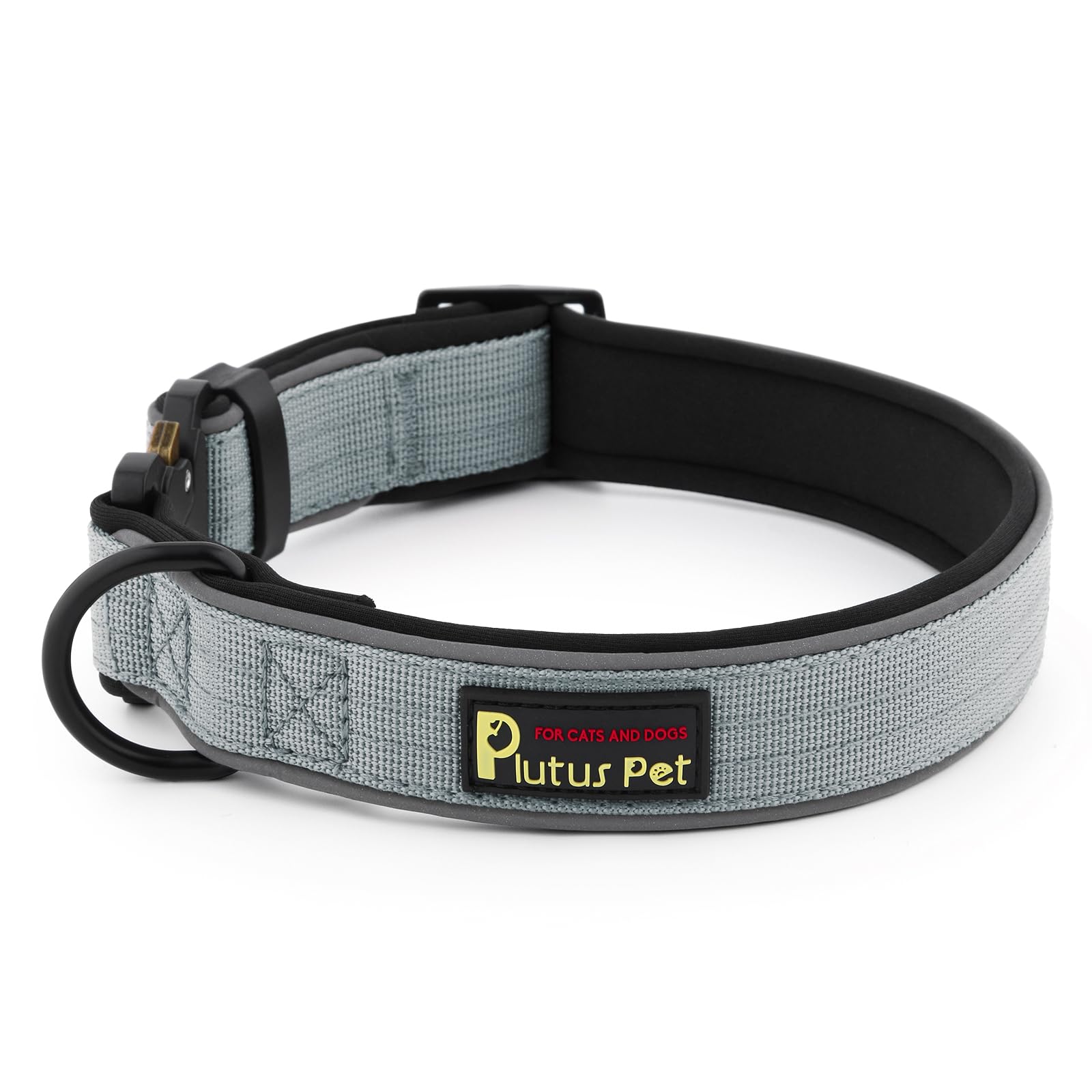 Collar táctico de PLUTUS PET con nylon doble para mayor durabilidad.