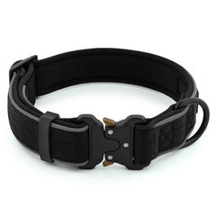 PLUTUS PET collar con acolchado de neopreno para mayor confort durante caminatas.