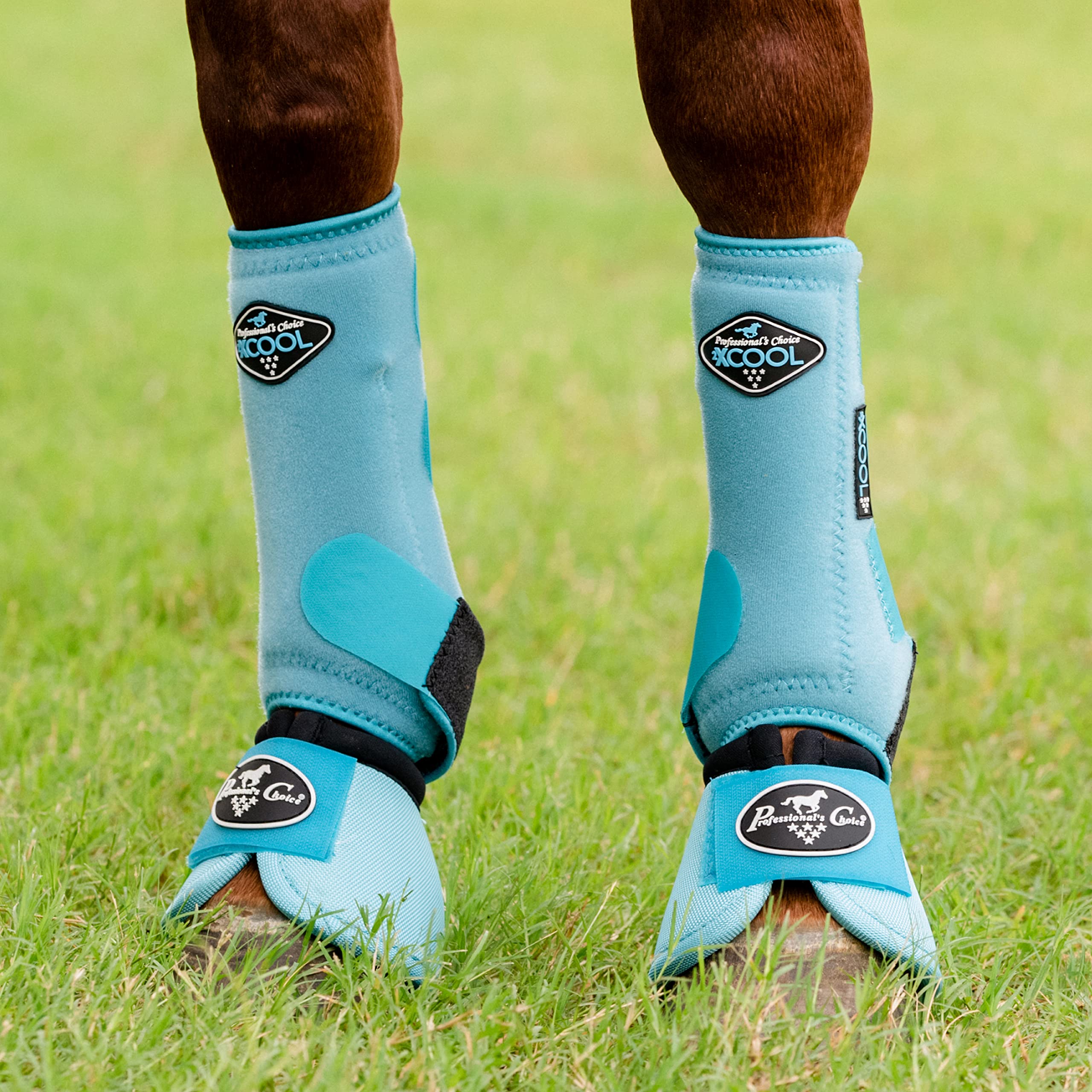 Professional's Choice Ballistic Overreach Bell Boots, vista lateral, diseño que reduce interferencias y roce.