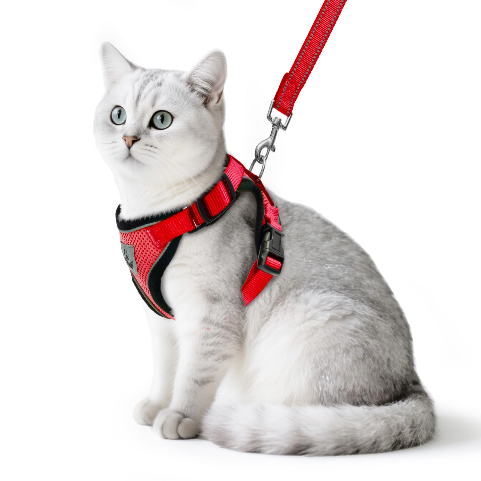 Arnés PUPTECK para gatos con ajuste de cuatro puntos para un ajuste cómodo.