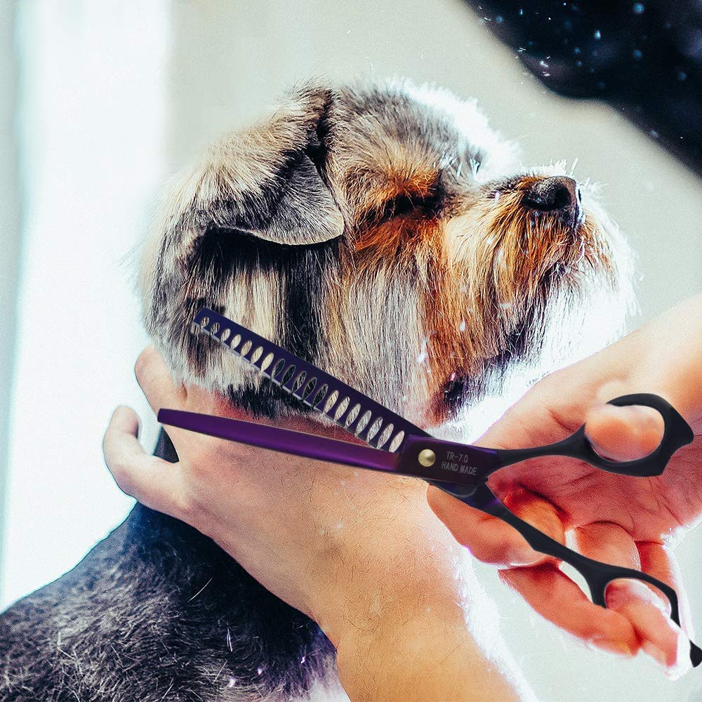 Diseño artesanal y silencioso, Purple Dragon añade elegancia a tu grooming.