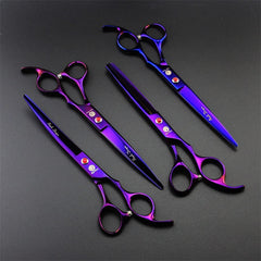 Tijeras curvas descendentes Purple Dragon para contornear cabeza y patas con facilidad.