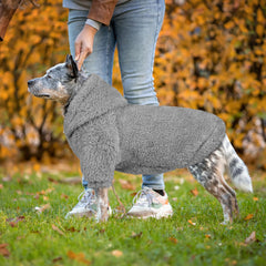 QDYU sudadera para perro grande gris, vista lateral, ajuste cómodo.