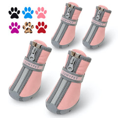 QUMY zapatos para perros pequeños con ajuste por clip para un ajuste seguro.