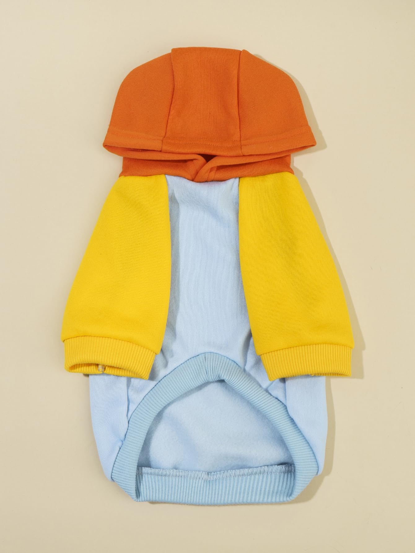 Guía de tallas de la sudadera QWINEE para ajustar a razas pequeñas o medianas.
