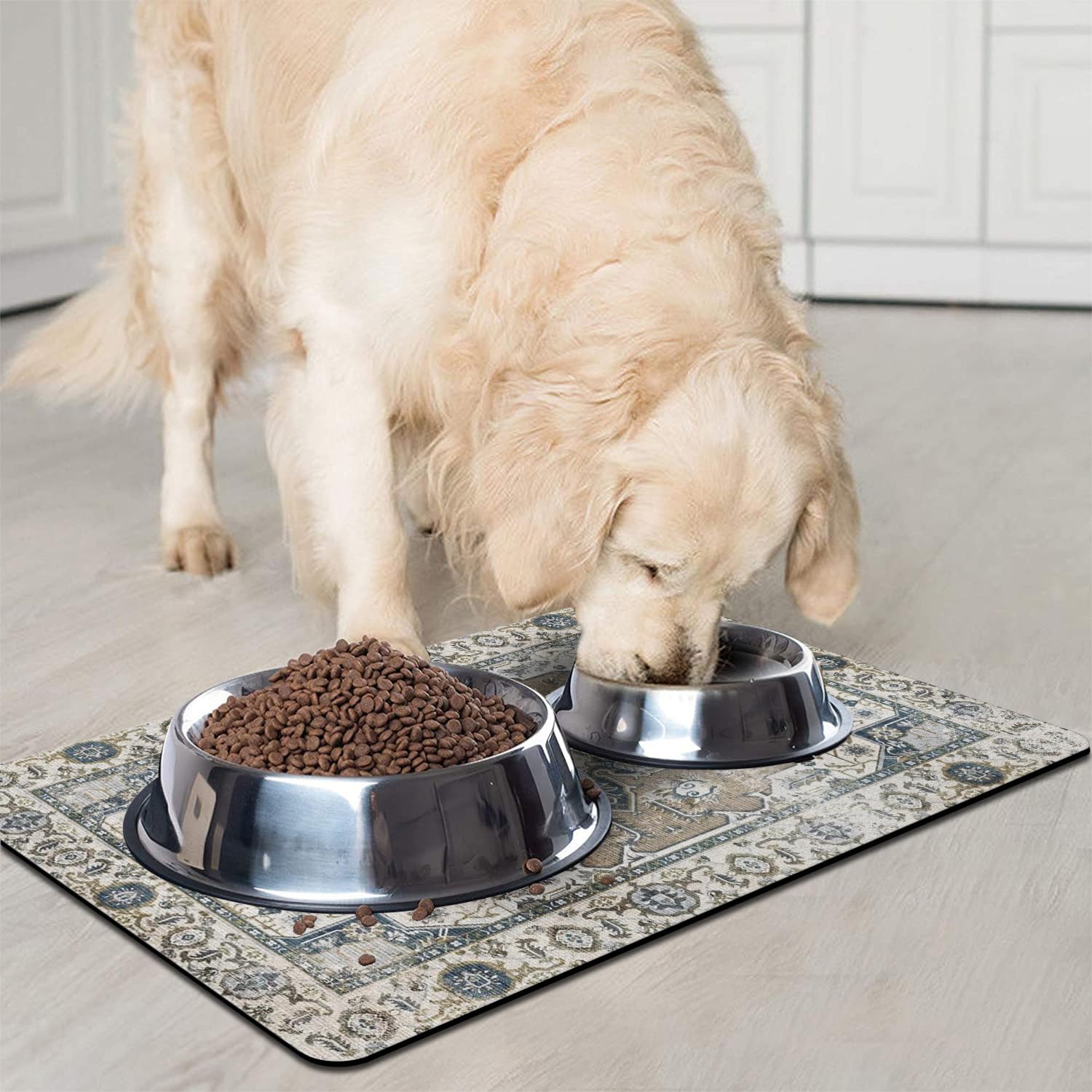 Alfombrilla QXWREL para comida de perro, absorbe derrames y facilita el secado.