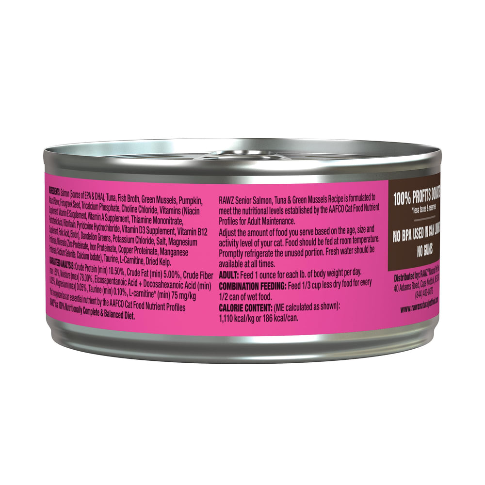 Rawz gato senior disfruta paté en cuenco, opción sabrosa para gatos mayores.