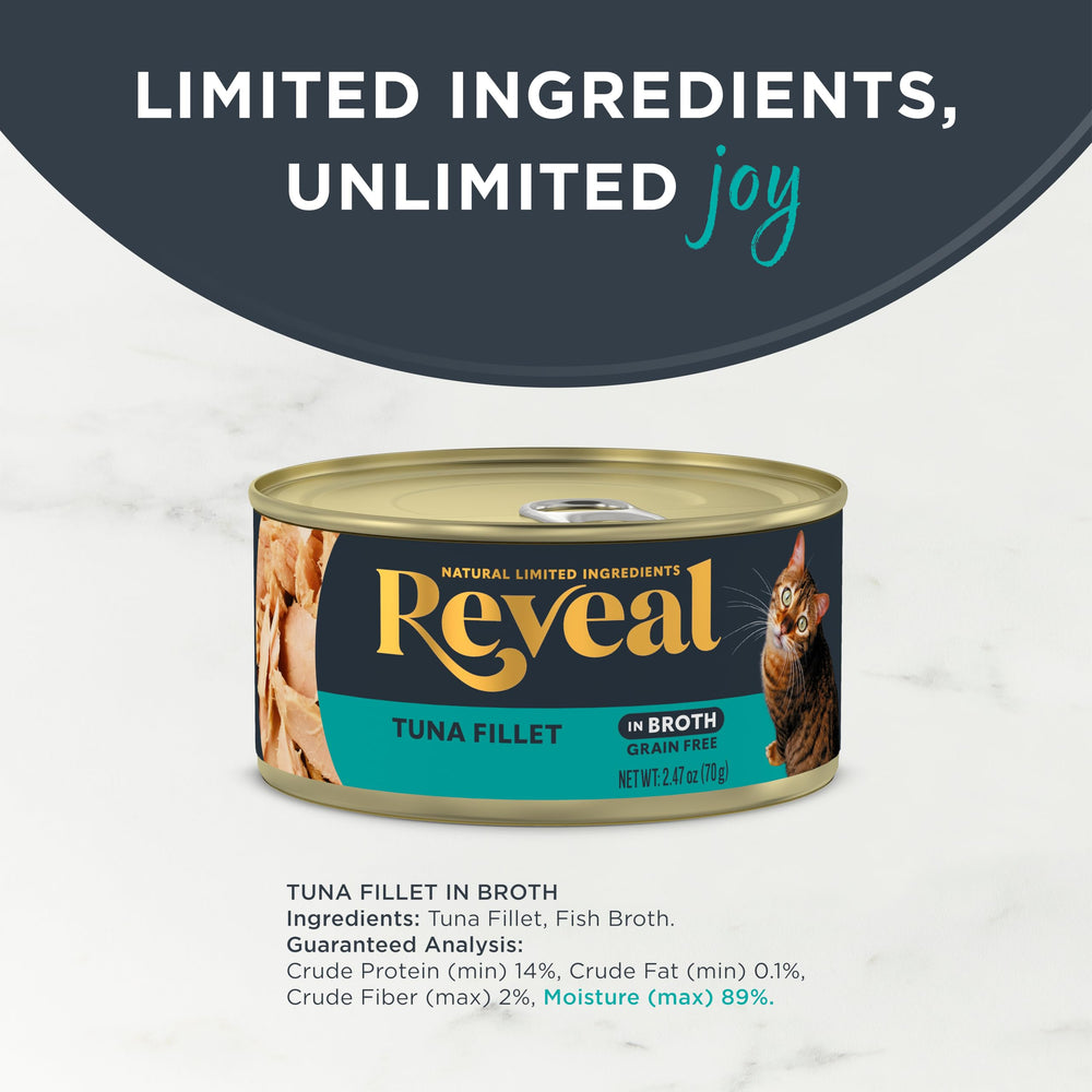 Reveal filete de atún en caldo, textura suave para gatos curiosos.