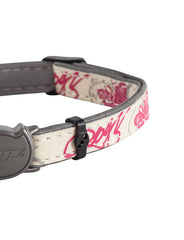 Collar Rogz con cascabel desmontable para saber cuándo se acerca.