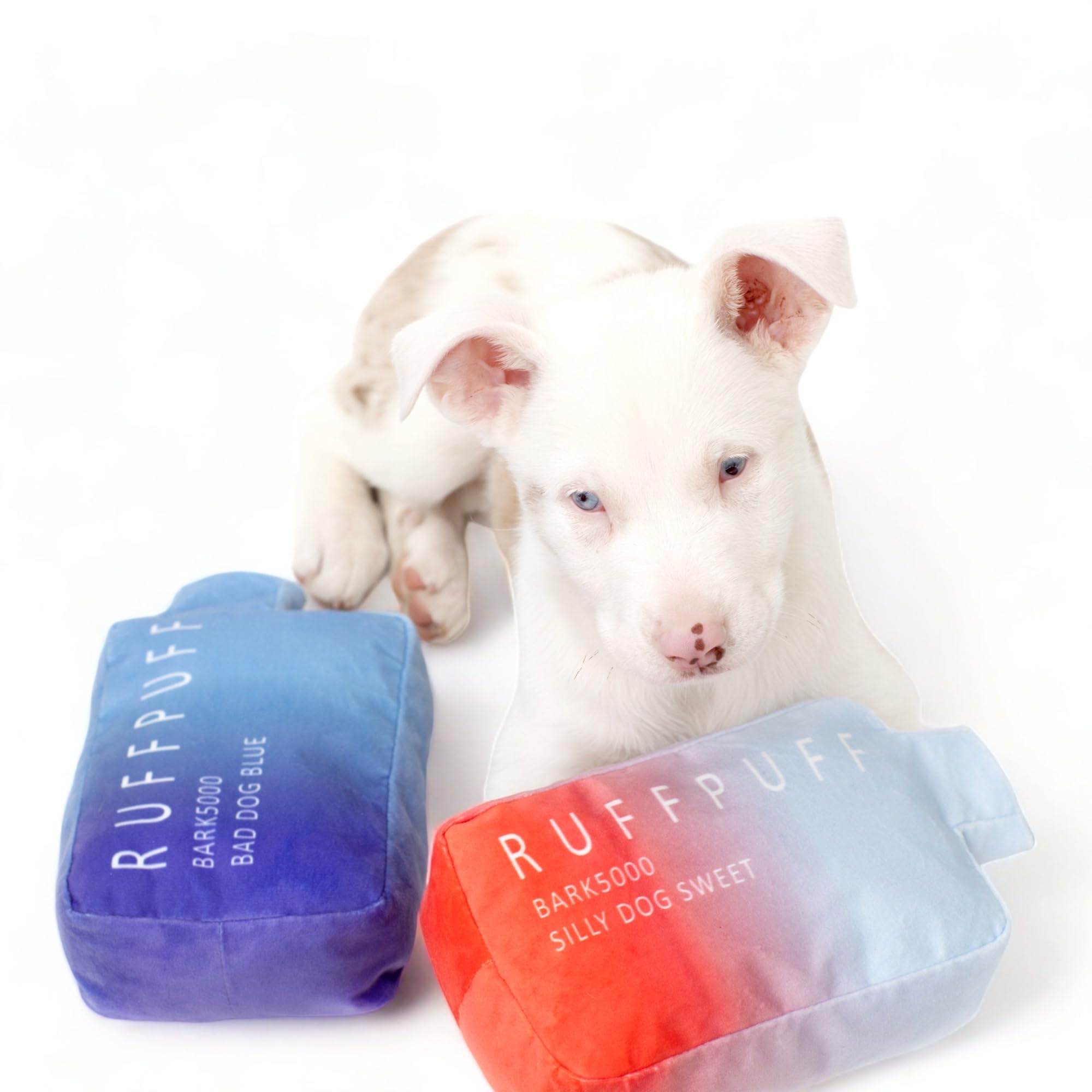 Peluche RUFF PUFF con sonajero para estimulación auditiva durante el juego.