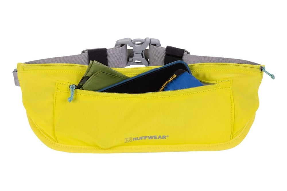 Ruffwear cinturón con franjas reflectantes para mayor visibilidad.