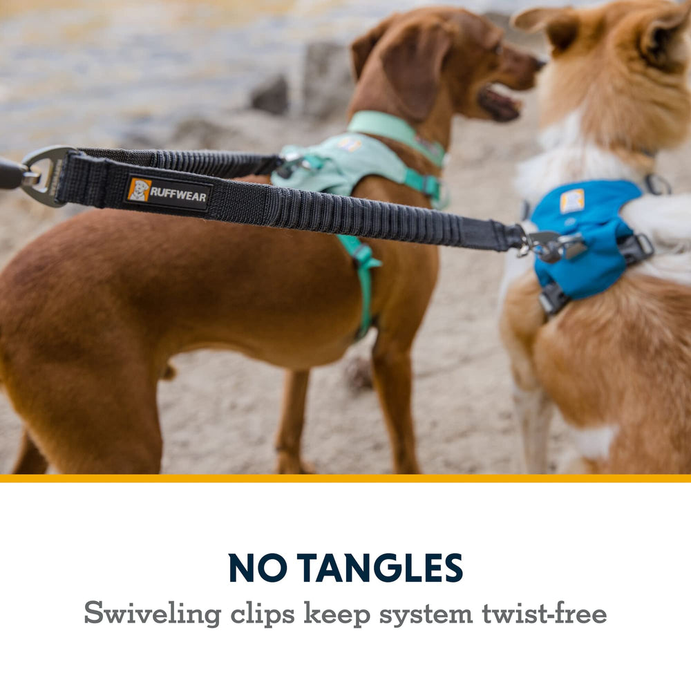 Ruffwear acoplador con anillo en V de aluminio facilita la conexión entre dos correas.