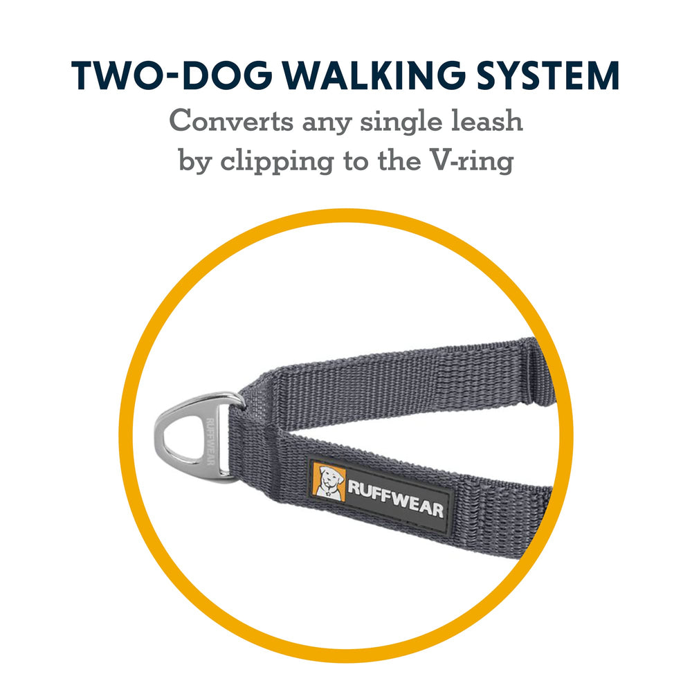 Ruffwear acoplador doble para dos perros caminando juntos mejora la experiencia.