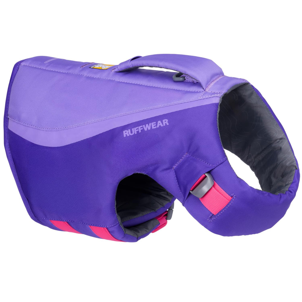 Ruffwear Float Coat para perro nadando, flotación segura y libertad de nado.