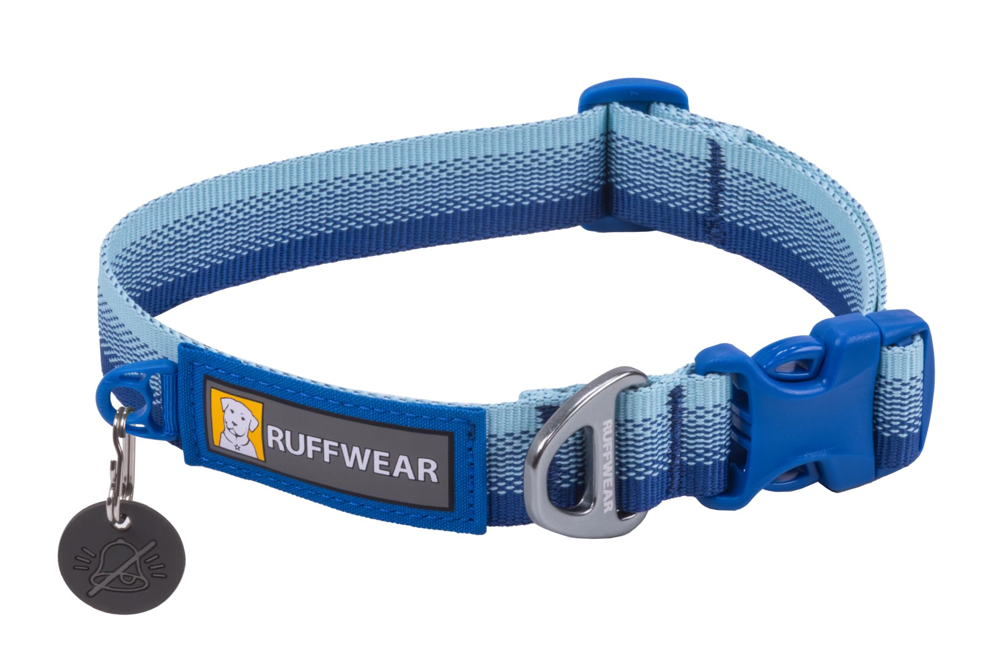Ruffwear Front Range Collar demuestra durabilidad para paseos diarios seguros.