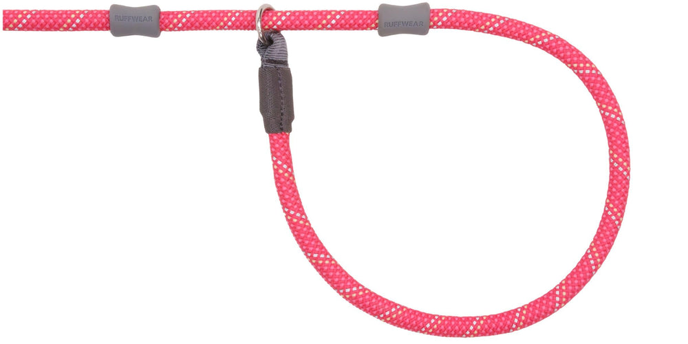 Ruffwear Just-a-Cinch: tapas de silicona para ajuste cómodo durante paseos.