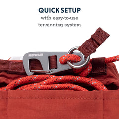 Ruffwear Knot-A-Hitch instalación rápida para amarrar entre árboles y postes.
