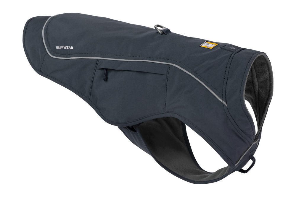 Bolsillos ocultos de Ruffwear Overcoat Fuse para objetos pequeños.