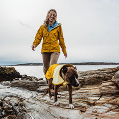 Ruffwear Sun Shower cobertura larga para caderas durante caminatas frías