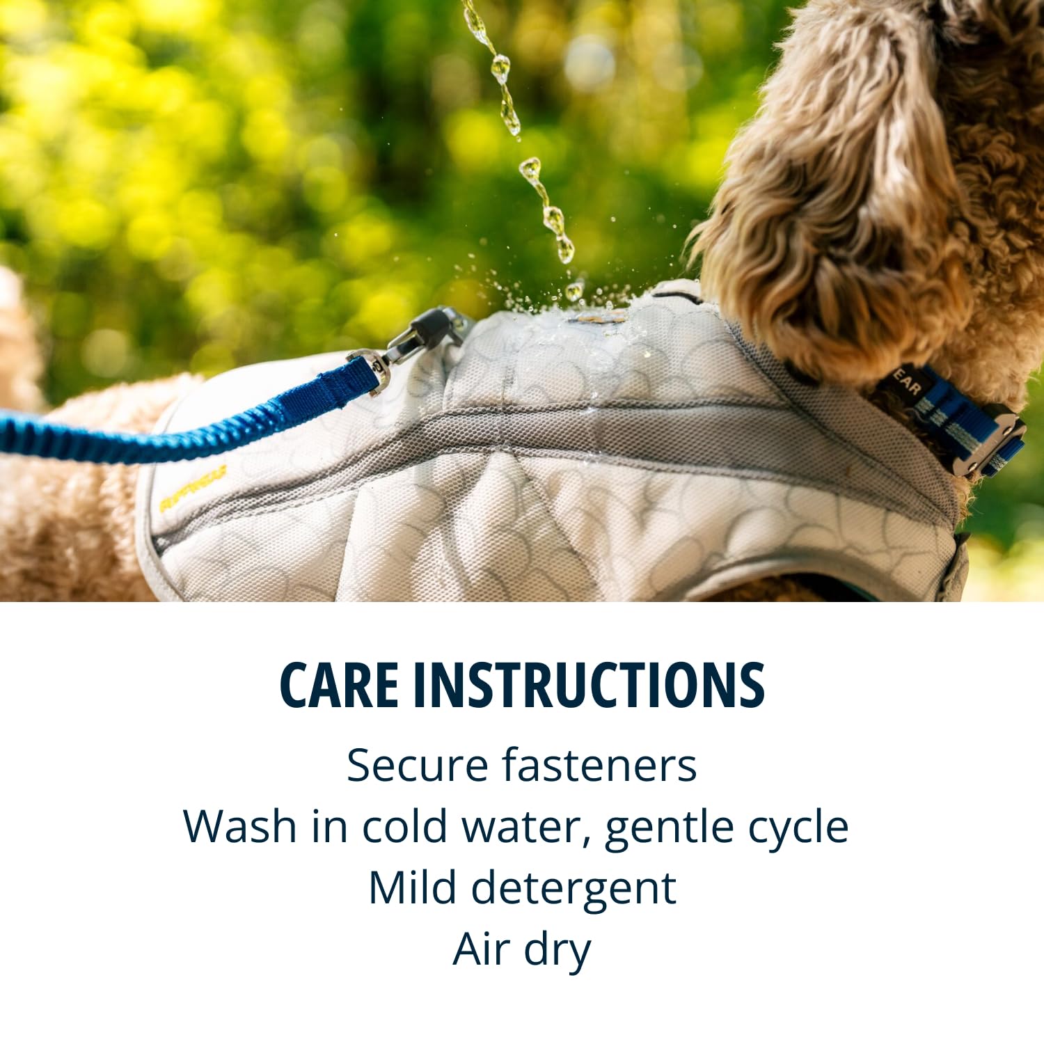Ruffwear Swamp Cooler compatible con arneses populares para mayor versatilidad.