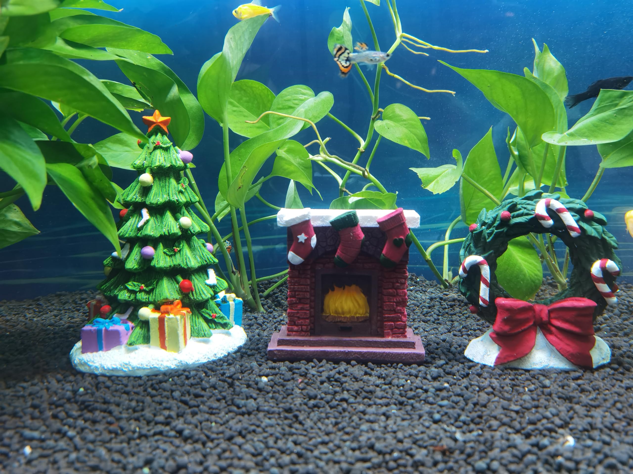 RVQIGYP chimenea navidad acuario detalle, sensación cálida en el tanque