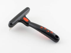 Ryans Paw Brothers Magic Spring Undercoat Rake, dientes redondeados, cepillado suave que evita irritaciones.