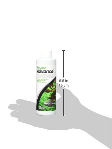 Seachem Flourish Advance - acuario con plantas, promoviendo crecimiento y vitalidad.