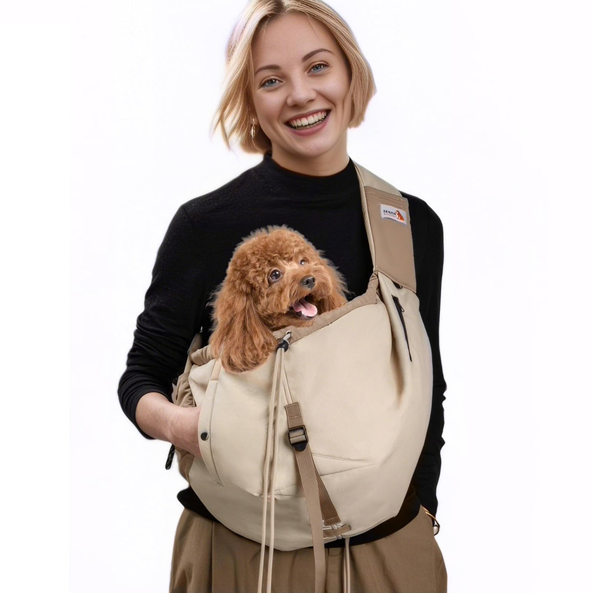 SENIOR BUDDAY portador de perro beige, práctico para viajes sin manos.