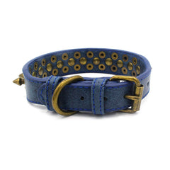 Detalle collar Serijoars de cuero PU suave con diseño de setas