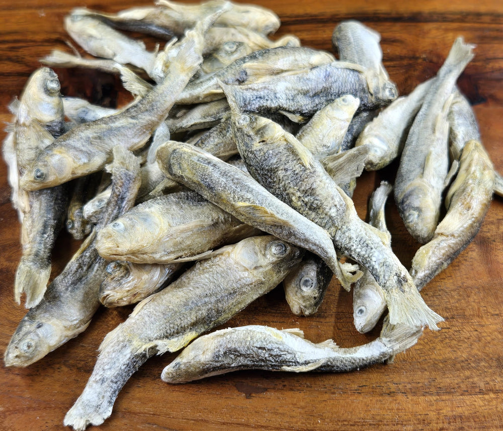 Minnows de Shepherd Boy Farms, primer plano de textura crujiente para premiar entrenamientos.