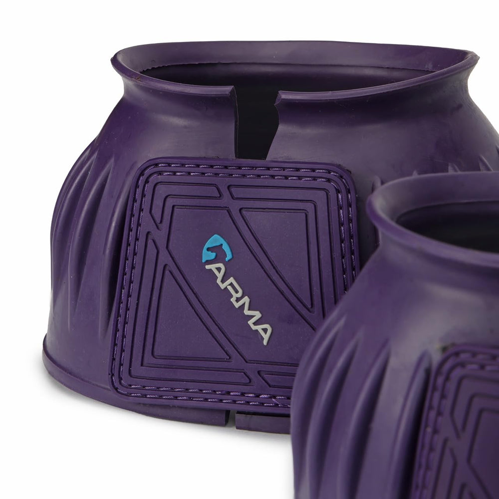 Shires ARMA Touch Close Over Reach Boots diseño ergonómico con material de goma resistente.