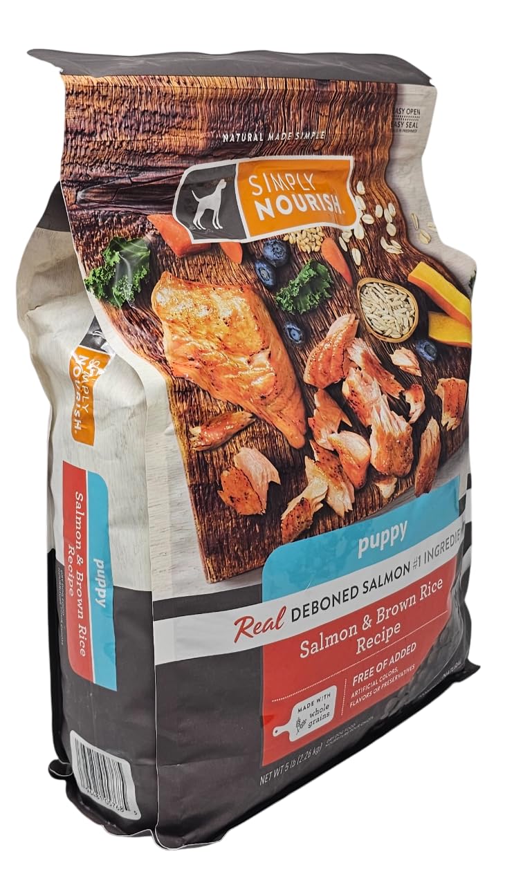 SIMPLY NOURISH nutrición de granos enteros para cachorros activos.