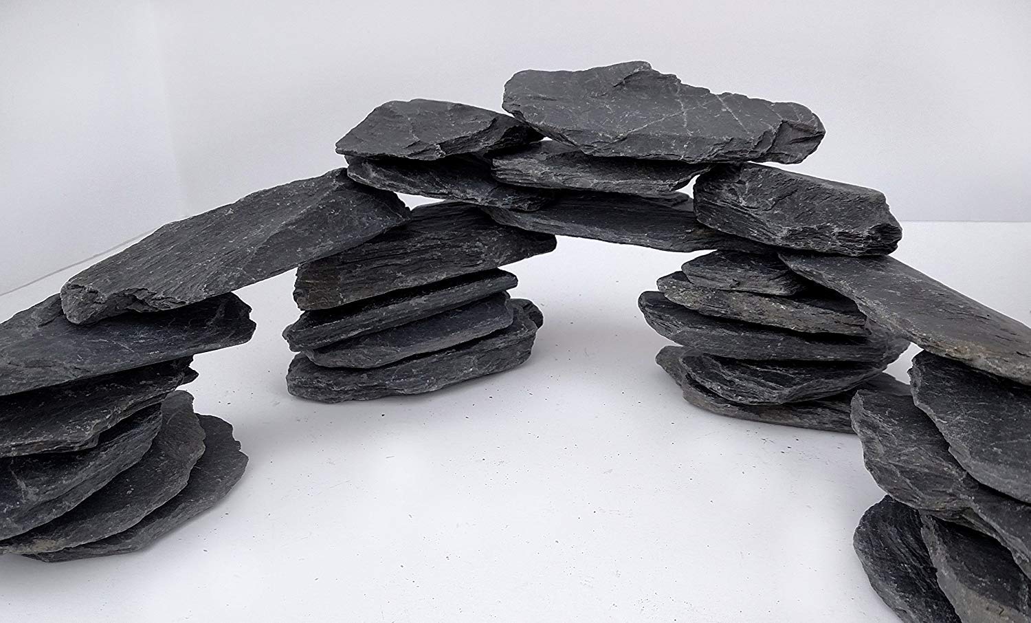 Small World Slate & Stone: piedras para jardines miniatura, senderos y mosaicos con textura natural.