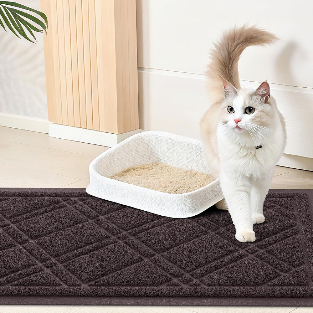Smiry alfombra con confort para las patas del gato durante descanso.