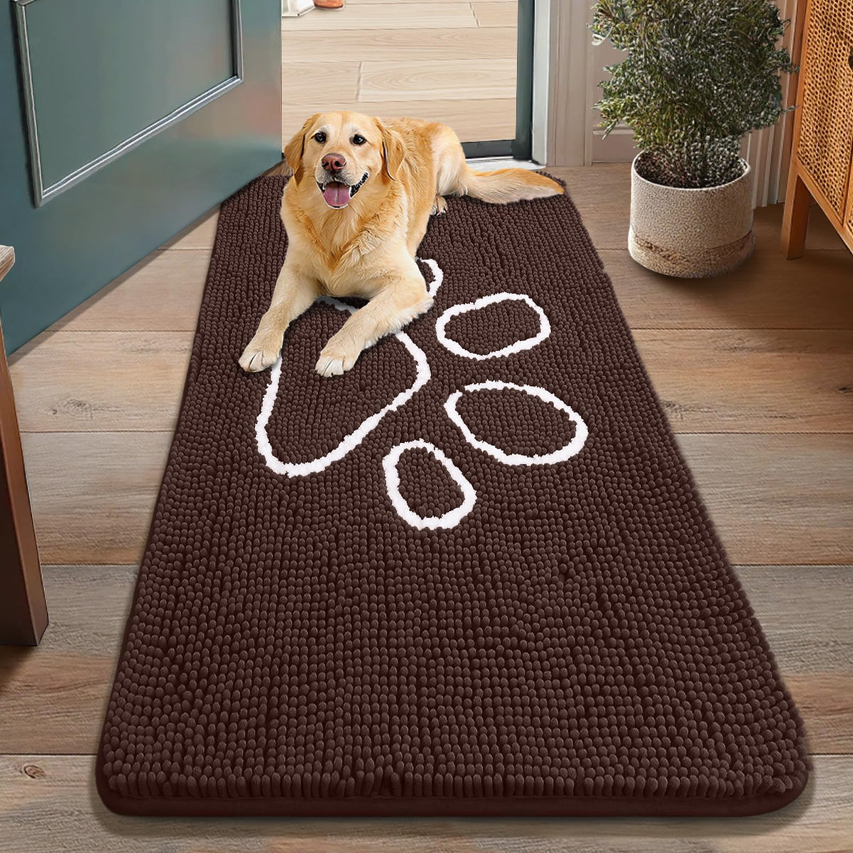 Alfombra Smiry puerta chenilla frente, textura suave para pies cómodos.