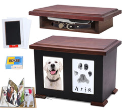 Sofunii urna de madera para mascotas con huella de pata, ideal para conservar recuerdos.