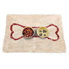 Alfombrilla Soggy Doggy Slopmat beige-rojo con hueso, absorbe derrames de comida y agua.