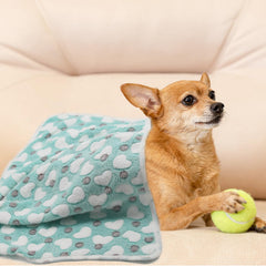 Manta para perros y gatos de SORKUT aporta calidez para dormir.