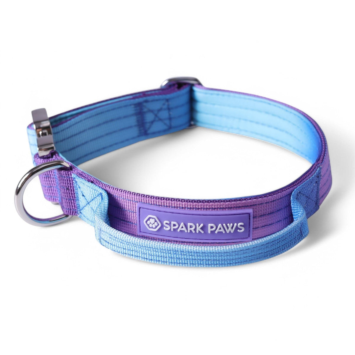 Spark Paws Collar táctico con cierre metálico para perros grandes.
