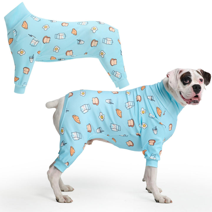 Pijama Spark Paws con estiramiento 4 vías ofrece libertad de movimiento para perros.